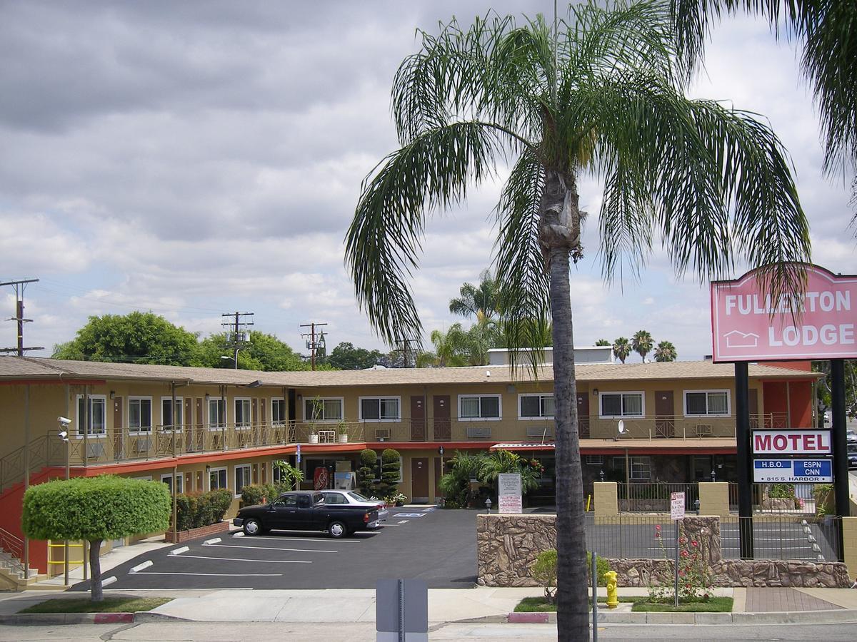 Fullerton Lodge Bagian luar foto