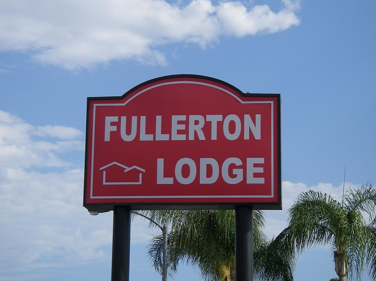 Fullerton Lodge Bagian luar foto